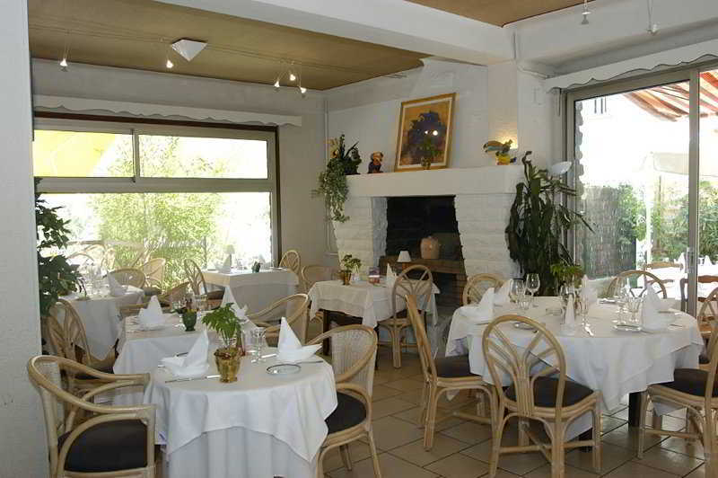 Hotel The Originals Perpignan Sud Le Grillon D'Or Le Boulou Exterior foto