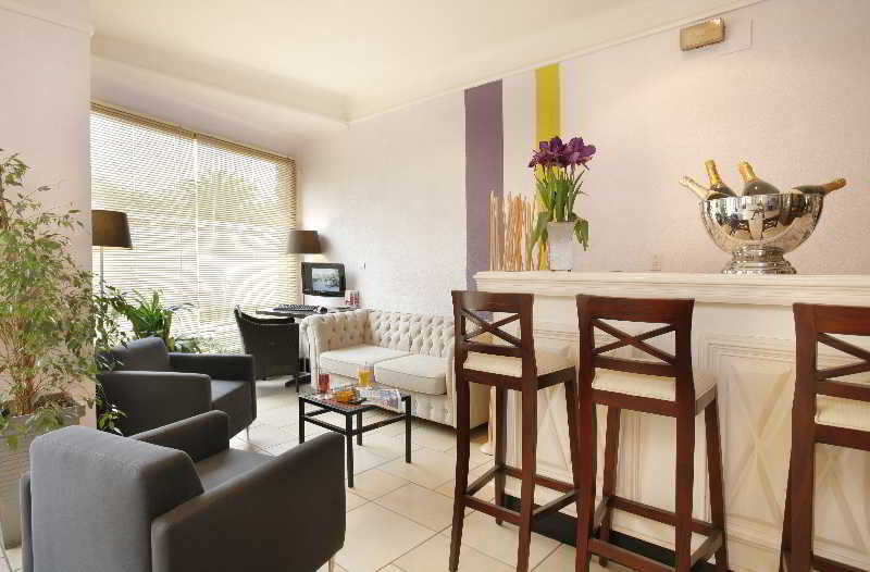 Hotel The Originals Perpignan Sud Le Grillon D'Or Le Boulou Exterior foto