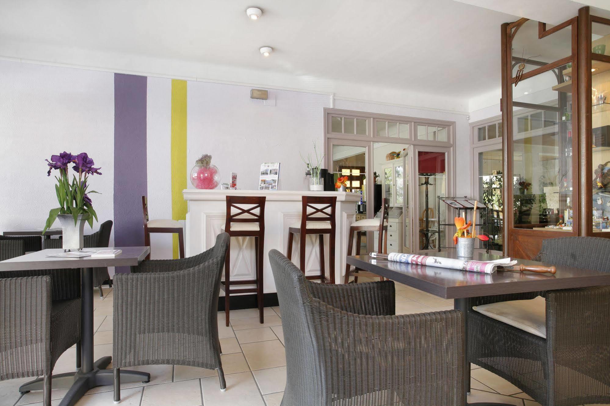 Hotel The Originals Perpignan Sud Le Grillon D'Or Le Boulou Exterior foto